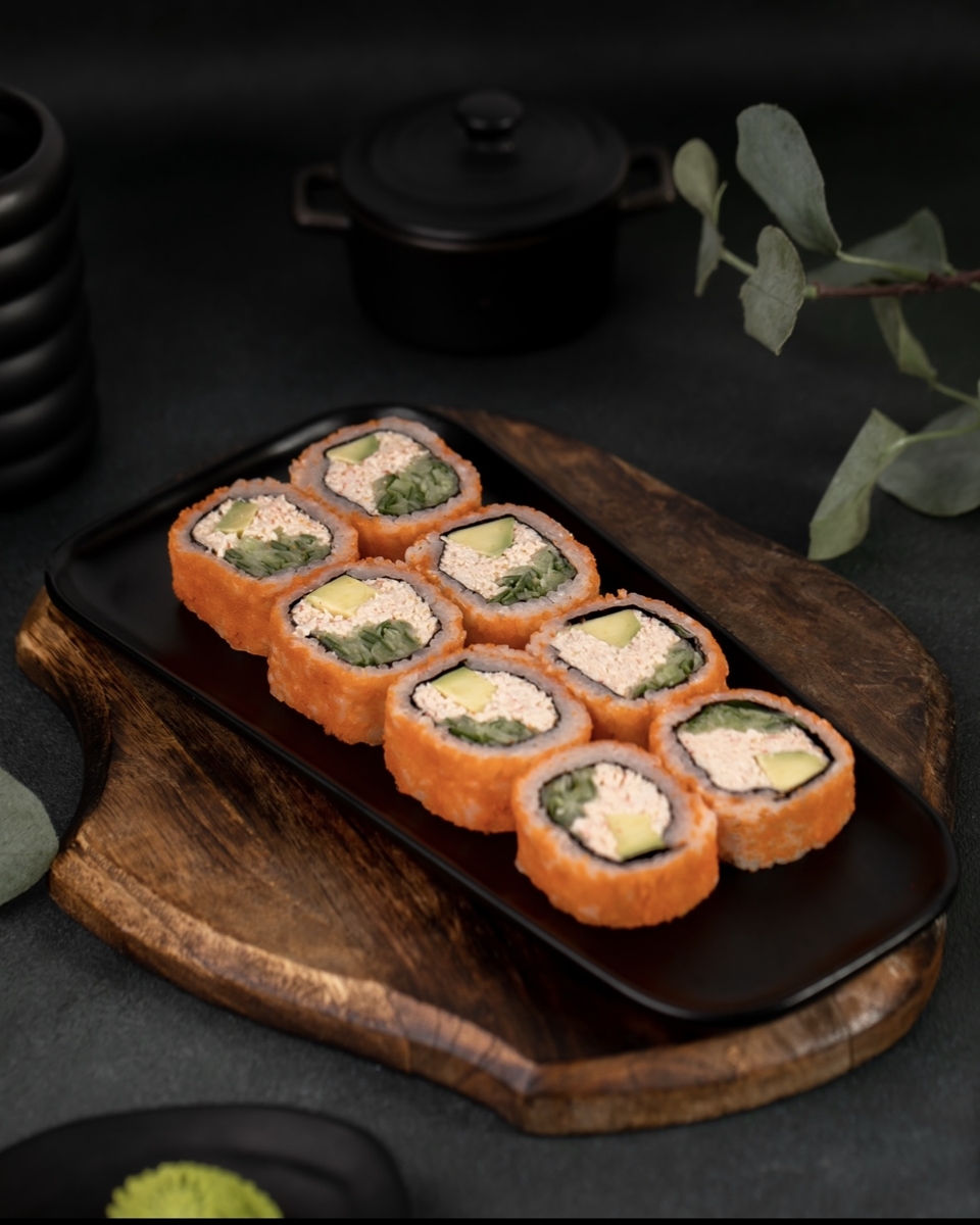 Californiya Tobiko roll