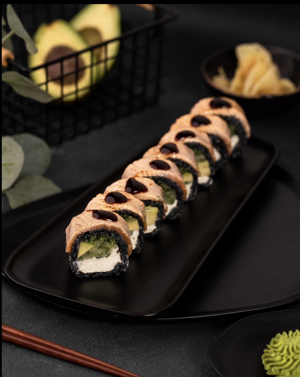 Black Grill Philadelphia Roll 