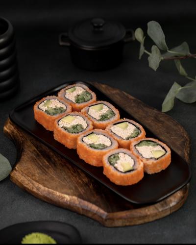 Californiya Tobiko roll 