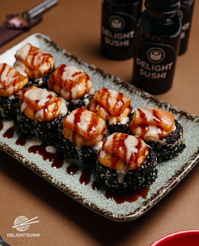     Black Salmon Lava Roll 