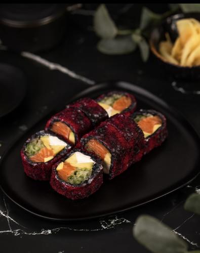 Red Black Salmon Caleforniya Roll 