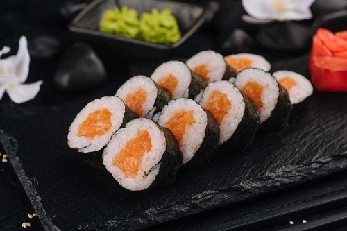 Salmon Maki