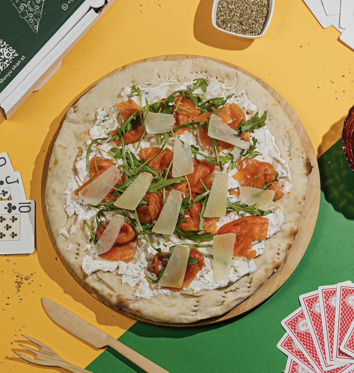 Salmon Pizza cremette